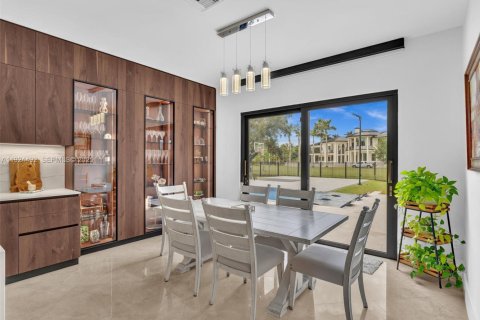 Casa en venta en Plantation, Florida, 6 dormitorios, 477.89 m2 № 1983063 - foto 26