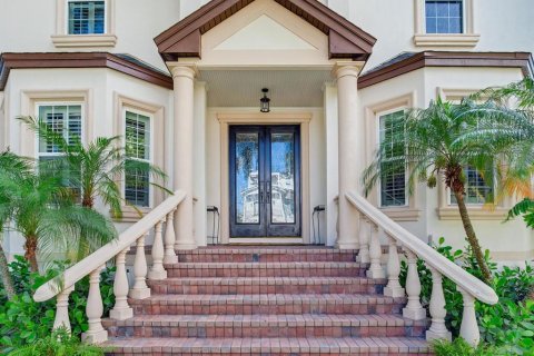 Villa ou maison à vendre à Tampa, Floride: 4 chambres, 390.93 m2 № 1322428 - photo 8