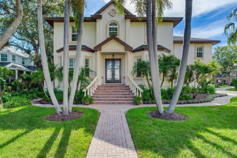 Villa ou maison à vendre à Tampa, Floride: 4 chambres, 390.93 m2 № 1322428 - photo 2