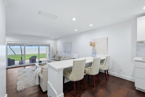 Touwnhouse à vendre à Sarasota, Floride: 2 chambres, 113.71 m2 № 2398464 - photo 15
