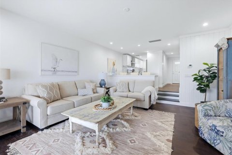 Touwnhouse à vendre à Sarasota, Floride: 2 chambres, 113.71 m2 № 2398464 - photo 11