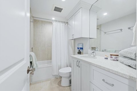 Touwnhouse à vendre à Sarasota, Floride: 2 chambres, 113.71 m2 № 2398464 - photo 28