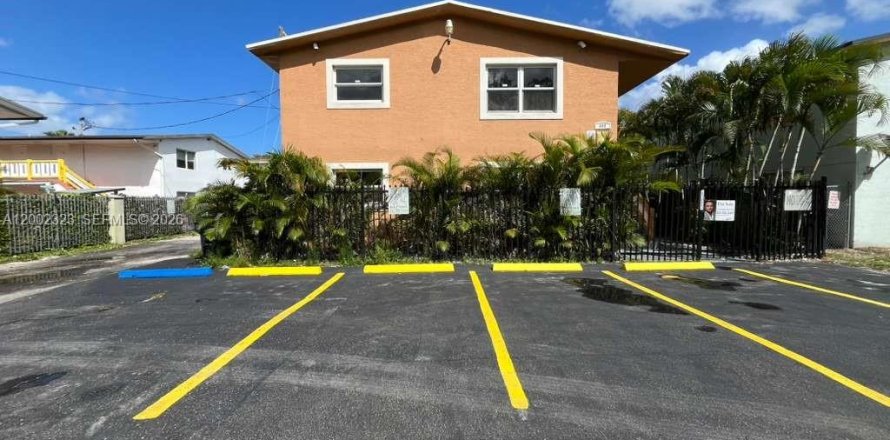 Condo in Fort Lauderdale, Florida, 3 bedrooms  № 2069527