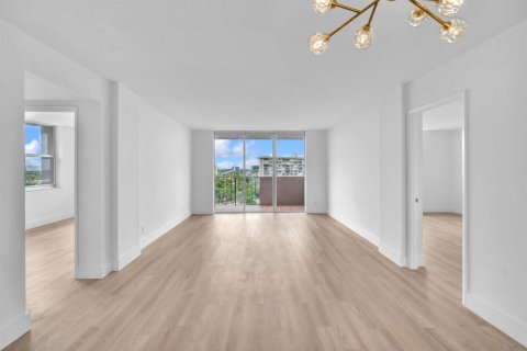 Copropriété à vendre à Pompano Beach, Floride: 2 chambres, 95.6 m2 № 2082576 - photo 5