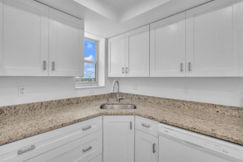 Copropriété à vendre à Pompano Beach, Floride: 2 chambres, 95.6 m2 № 2082576 - photo 8
