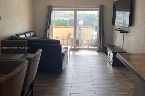 Copropriété à louer à Pompano Beach, Floride: 2 chambres, 91.97 m2 № 1887387 - photo 11