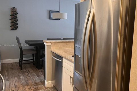 Copropriété à louer à Pompano Beach, Floride: 2 chambres, 91.97 m2 № 1887387 - photo 8