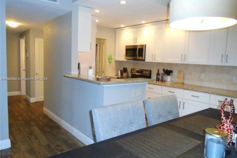 Copropriété à louer à Pompano Beach, Floride: 2 chambres, 91.97 m2 № 1887387 - photo 3