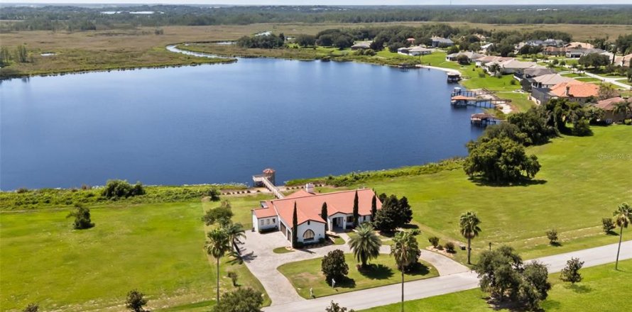 Villa ou maison à Groveland, Floride 5 chambres, 377.55 m2 № 2296580