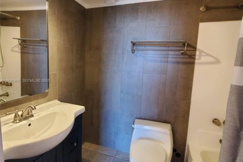 Купить кондоминиум в Норт-Майами, Флорида 2 спальни, 83.98м2, № 2053359 - фото 26