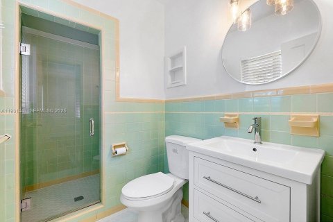 Снять в аренду виллу или дом в Корал-Гейблс, Флорида 4 спальни, 194.44м2, № 1990109 - фото 16