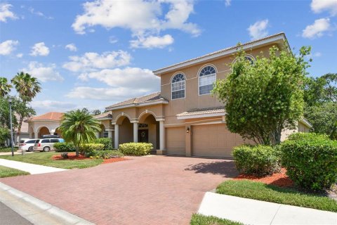 House in Bradenton, Florida 5 bedrooms, 350.71 sq.m. № 1757999 - photo 7