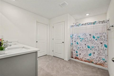 House in Plant City, Florida 4 bedrooms, 226.22 sq.m. № 2287871 - photo 19