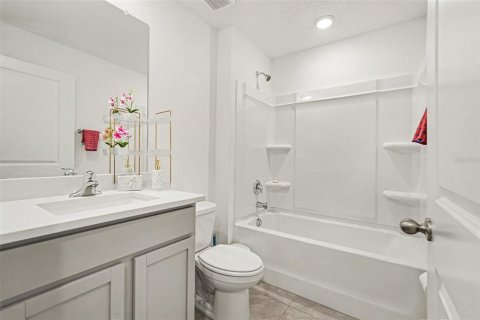 House in Plant City, Florida 4 bedrooms, 226.22 sq.m. № 2287871 - photo 12