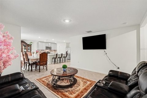 House in Plant City, Florida 4 bedrooms, 226.22 sq.m. № 2287871 - photo 6