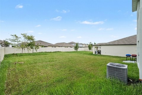 House in Plant City, Florida 4 bedrooms, 226.22 sq.m. № 2287871 - photo 27