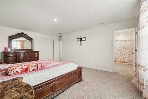 House in Plant City, Florida 4 bedrooms, 226.22 sq.m. № 2287871 - photo 17