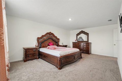 House in Plant City, Florida 4 bedrooms, 226.22 sq.m. № 2287871 - photo 16