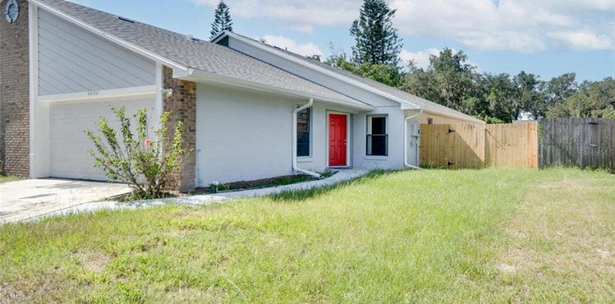 Duplex in Orlando, Florida 2 bedrooms, 123.37 sq.m. № 1876767