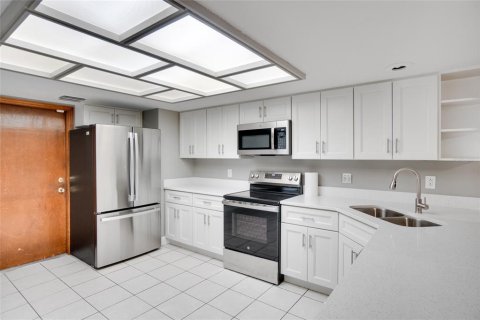 Duplex in Orlando, Florida 2 bedrooms, 123.37 sq.m. № 1876767 - photo 7
