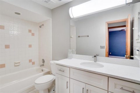 Duplex in Orlando, Florida 2 bedrooms, 123.37 sq.m. № 1876767 - photo 9