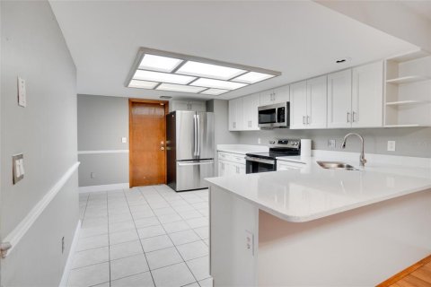 Duplex in Orlando, Florida 2 bedrooms, 123.37 sq.m. № 1876767 - photo 6