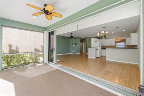 House in Punta Gorda, Florida 2 bedrooms, 126.9 sq.m. № 2430713 - photo 6