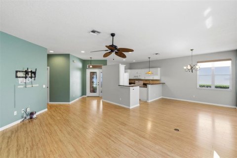House in Punta Gorda, Florida 2 bedrooms, 126.9 sq.m. № 2430713 - photo 16