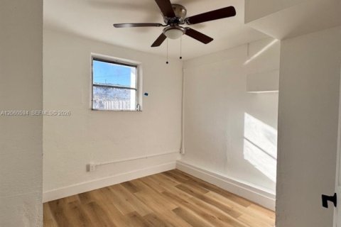 House in Miami Gardens, Florida 2 bedrooms, 73.21 sq.m. № 2191245 - photo 7