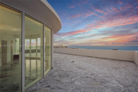 Condominio en venta en Miami Beach, Florida, 3 dormitorios, 264.77 m2 № 2006266 - foto 20