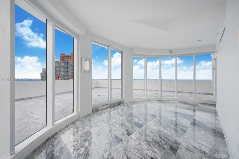 Condominio en venta en Miami Beach, Florida, 3 dormitorios, 264.77 m2 № 2006266 - foto 17