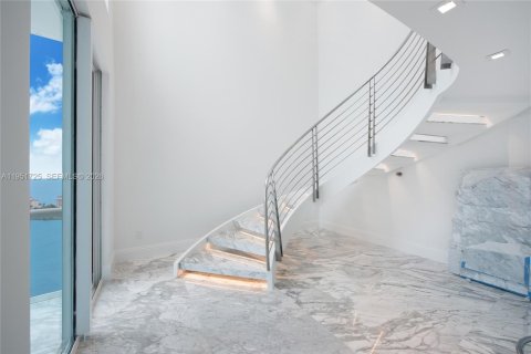 Condominio en venta en Miami Beach, Florida, 3 dormitorios, 264.77 m2 № 2006266 - foto 15
