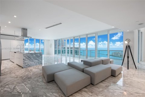 Condominio en venta en Miami Beach, Florida, 3 dormitorios, 264.77 m2 № 2006266 - foto 2