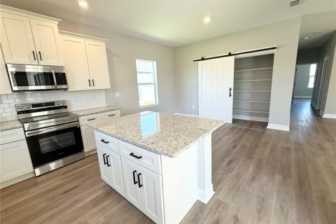 Casa en venta en Port Charlotte, Florida, 4 dormitorios, 194.35 m2 № 2206811 - foto 5