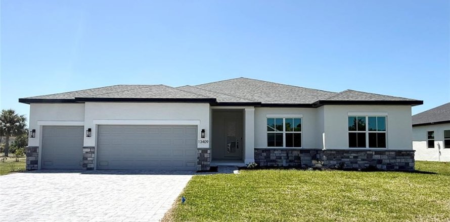 Casa en Port Charlotte, Florida 4 dormitorios, 194.35 m2 № 2206811