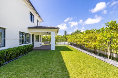 Casa en venta en Miami, Florida, 5 dormitorios, 342.44 m2 № 1969196 - foto 25