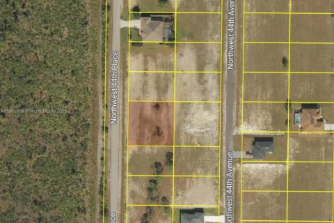 Commercial property in Cape Coral, Florida № 2089223 - photo 9