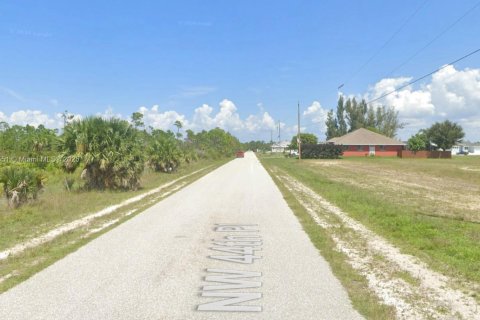 Commercial property in Cape Coral, Florida № 2089223 - photo 3