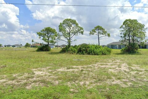 Commercial property in Cape Coral, Florida № 2089223 - photo 5