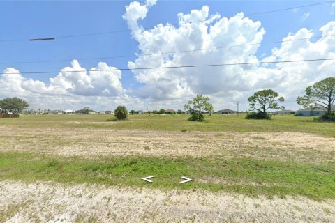 Commercial property in Cape Coral, Florida № 2089223 - photo 8