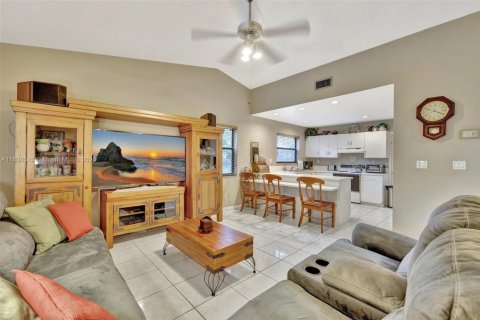 House in Davie, Florida 3 bedrooms, 162.76 sq.m. № 1830866 - photo 11