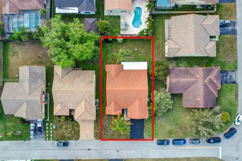 House in Davie, Florida 3 bedrooms, 162.76 sq.m. № 1830866 - photo 4