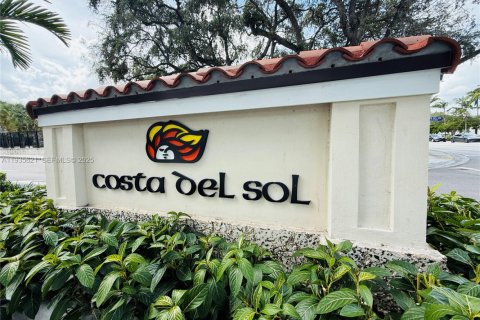 Adosado en venta en Doral, Florida, 3 dormitorios, 173.73 m2 № 1993750 - foto 16