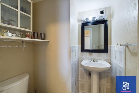 Condominio en venta en North Miami, Florida, 1 dormitorio, 78.6 m2 № 2031116 - foto 7