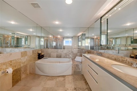 Copropriété à vendre à Miami Beach, Floride: 3 chambres, 261.98 m2 № 1948280 - photo 16