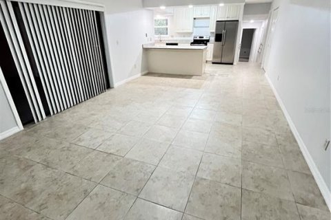 Casa en alquiler en Longwood, Florida, 5 dormitorios, 248.79 m2 № 2094080 - foto 28