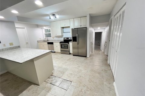 Casa en alquiler en Longwood, Florida, 5 dormitorios, 248.79 m2 № 2094080 - foto 19