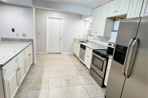 Casa en alquiler en Longwood, Florida, 5 dormitorios, 248.79 m2 № 2094080 - foto 17