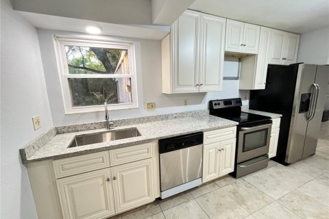 Casa en alquiler en Longwood, Florida, 5 dormitorios, 248.79 m2 № 2094080 - foto 13
