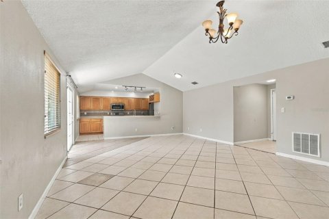 House in Palm Harbor, Florida 4 bedrooms, 163.69 sq.m. № 2393498 - photo 6